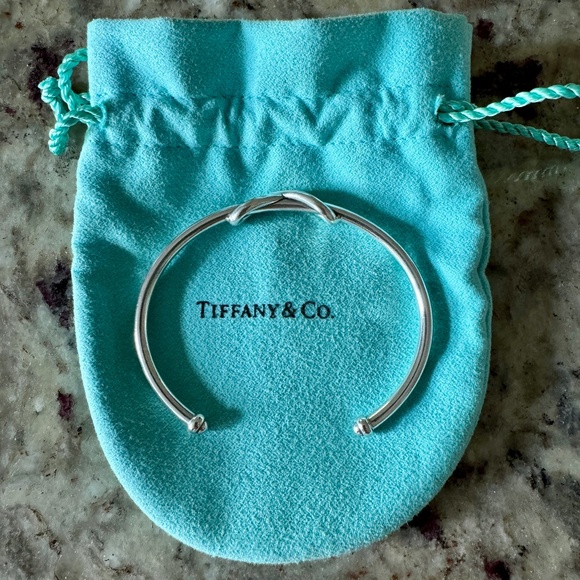 Authentic Tiffany & Co. Sterling Silver Infinity Cuff Knot Bracelet Medium - Picture 3 of 9